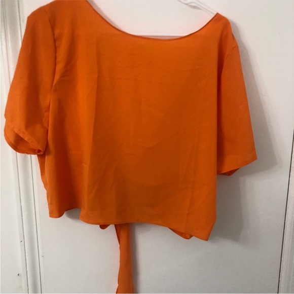 Tops 🆓 - Picture 12 of 14